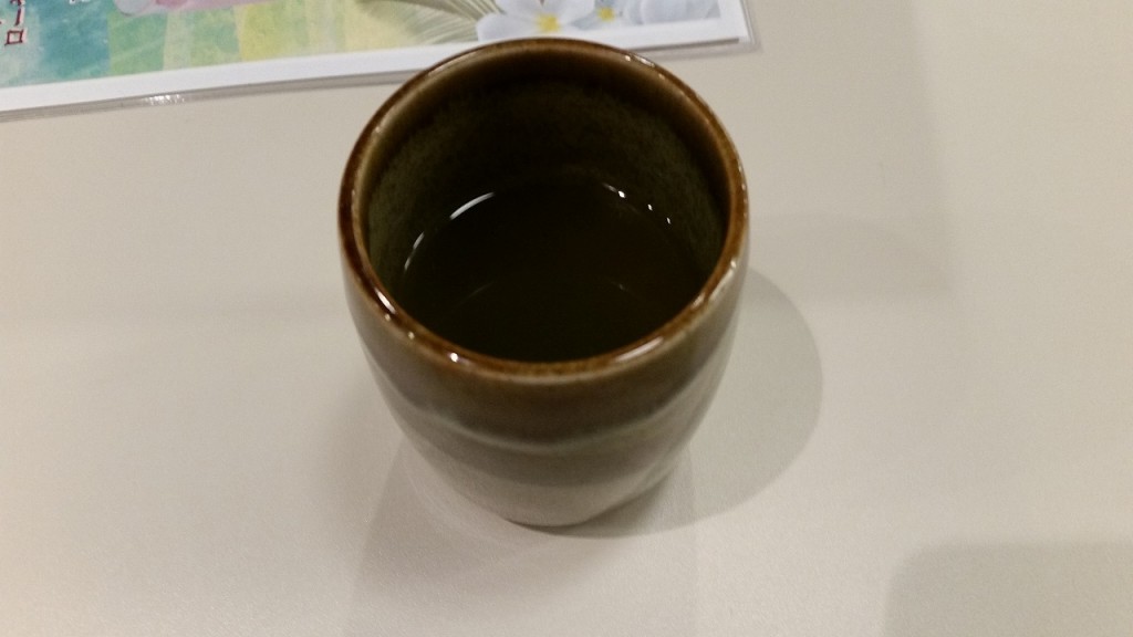 ルノアールの締めの温かい緑茶